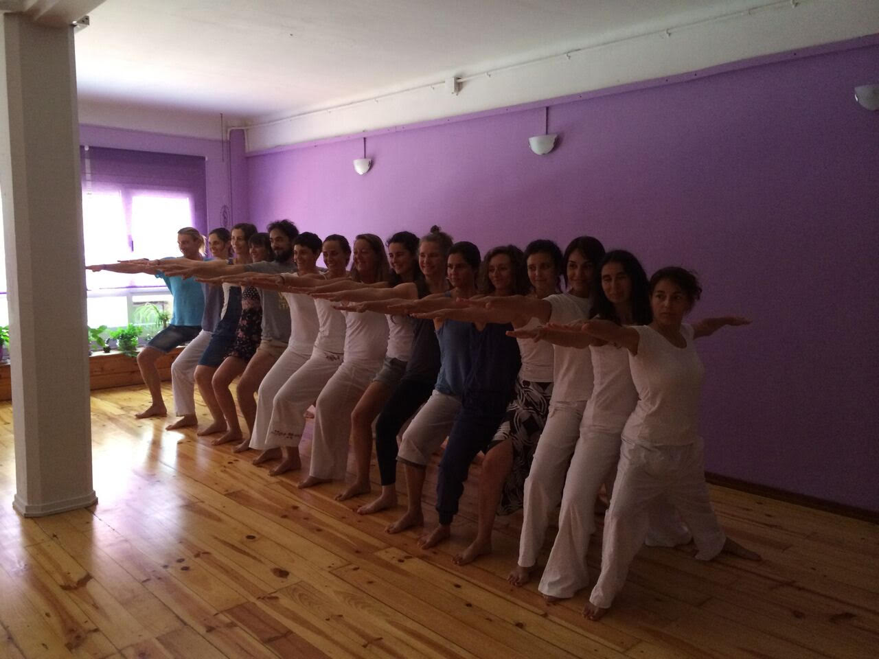 clase de yoga en poblenou clase de yoga en poblenou